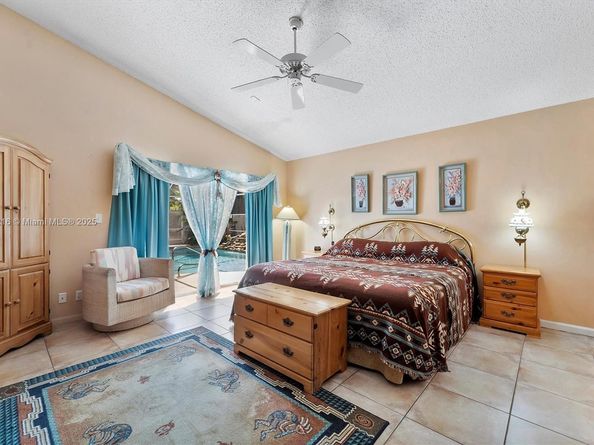 800 Clearbrook Park Cir, Delray Beach FL 33445