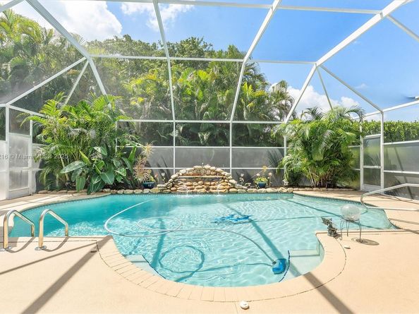 800 Clearbrook Park Cir, Delray Beach FL 33445