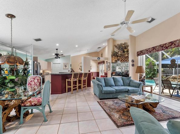 800 Clearbrook Park Cir, Delray Beach FL 33445