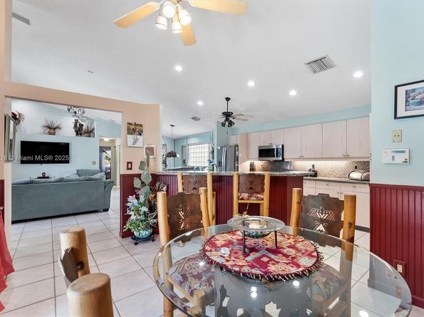 800 Clearbrook Park Cir, Delray Beach FL 33445