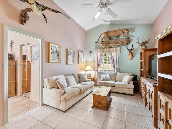 800 Clearbrook Park Cir, Delray Beach FL 33445