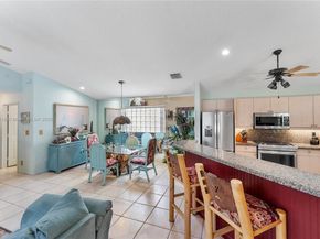 800 Clearbrook Park Cir, Delray Beach FL 33445