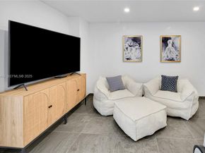 7600 Collins Ave 709, Miami Beach FL 33141