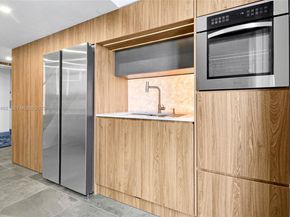 7600 Collins Ave 709, Miami Beach FL 33141