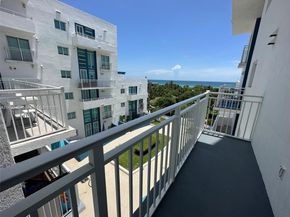 7600 Collins Ave 709, Miami Beach FL 33141