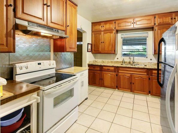 231 NE 48th Ter, Miami FL 33137