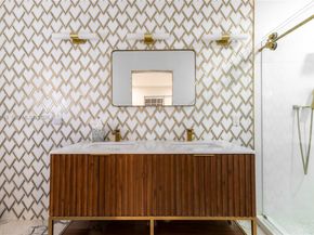 4555 Alton Rd, Miami Beach FL 33140