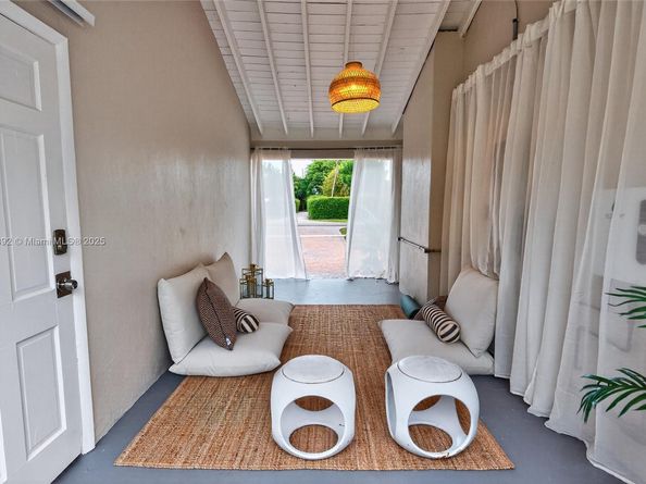 20 NW 93rd St, Miami Shores FL 33150