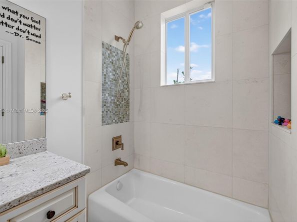 1404 SE 9th St, Fort Lauderdale FL 33316