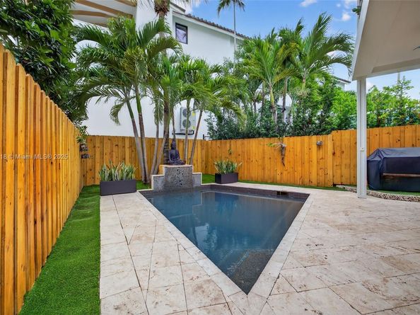 1404 SE 9th St, Fort Lauderdale FL 33316