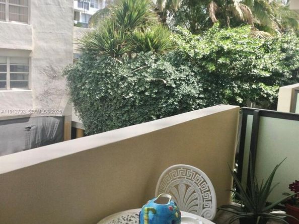 1621 Collins Ave 405, Miami Beach FL 33139