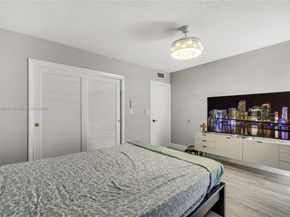 5601 White Cedar Ln, Tamarac FL 33319