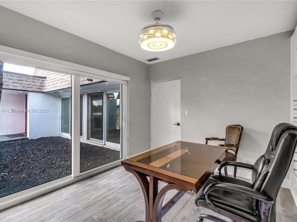5601 White Cedar Ln, Tamarac FL 33319