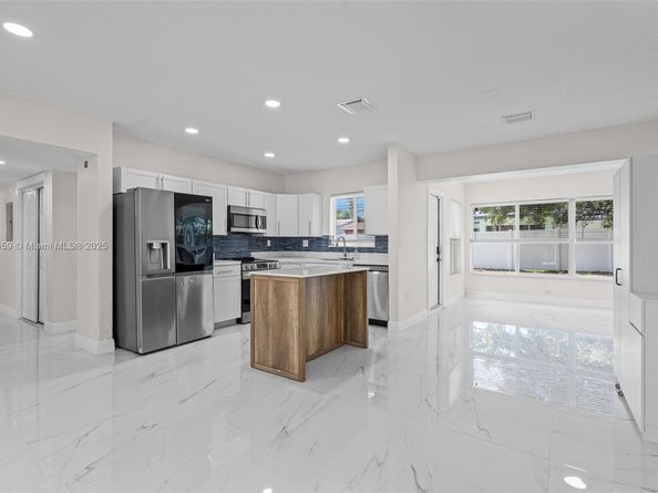 3220 NW 4th Ct, Lauderhill FL 33311