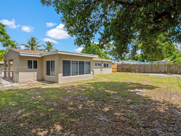 3220 NW 4th Ct, Lauderhill FL 33311