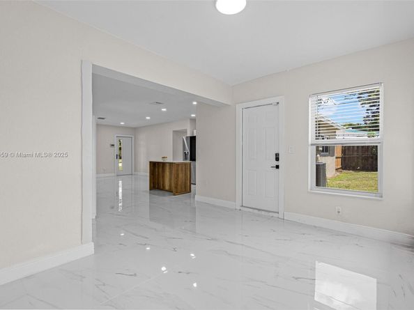 3220 NW 4th Ct, Lauderhill FL 33311