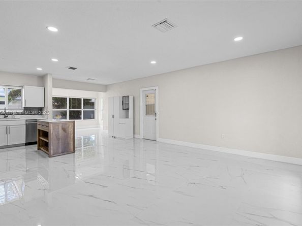 3220 NW 4th Ct, Lauderhill FL 33311