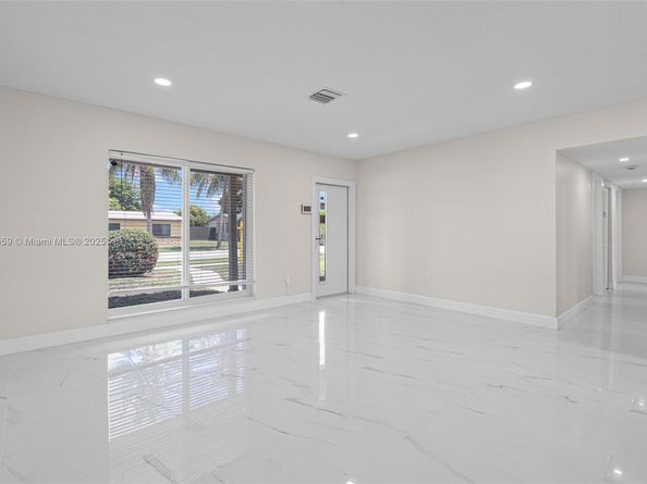 3220 NW 4th Ct, Lauderhill FL 33311