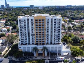 900 SW 8th St 1010, Miami FL 33130