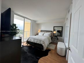 900 SW 8th St 1010, Miami FL 33130