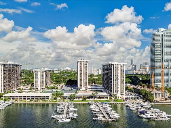 1901 Brickell Ave B413, Miami FL 33129