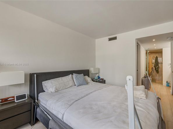 1901 Brickell Ave B413, Miami FL 33129