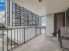 1901 Brickell Ave B413, Miami FL 33129