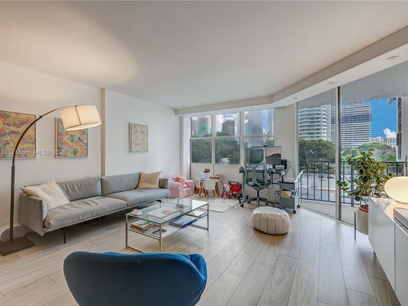 1901 Brickell Ave B413, Miami FL 33129