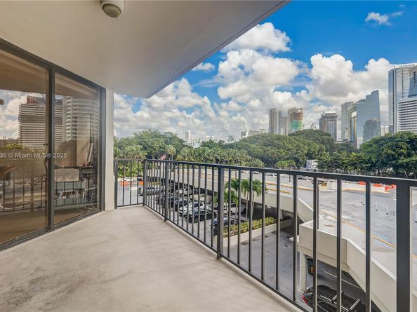 1901 Brickell Ave B413, Miami FL 33129