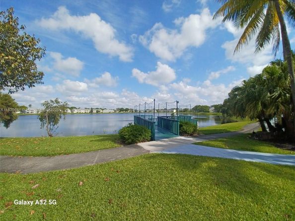 3421 NW 44th St 103, Oakland Park FL 33309