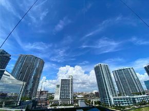 68 SE 6th St 1008, Miami FL 33131
