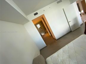 68 SE 6th St 1008, Miami FL 33131