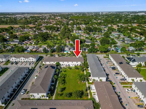 757 SW 11th St, Florida City FL 33034