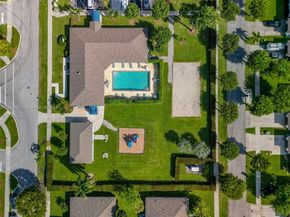 757 SW 11th St, Florida City FL 33034