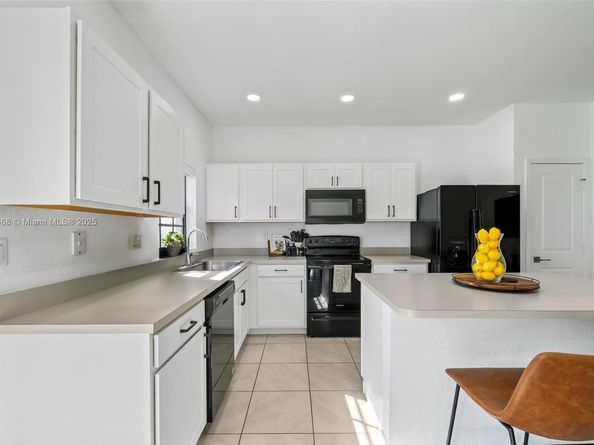 757 SW 11th St, Florida City FL 33034