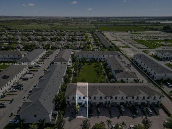 757 SW 11th St, Florida City FL 33034