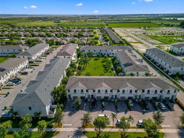 757 SW 11th St, Florida City FL 33034