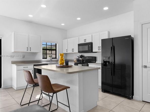 757 SW 11th St, Florida City FL 33034