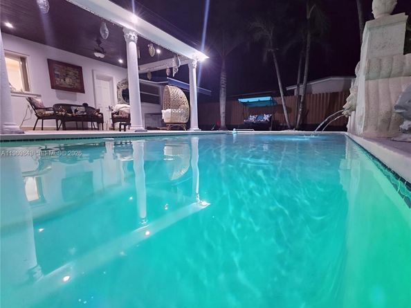 300 NW 77th Way, Pembroke Pines FL 33024