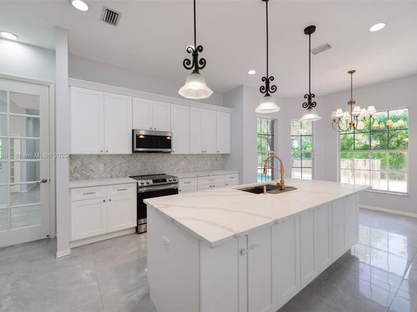 2101 Oakmont Ter, Coral Springs FL 33071