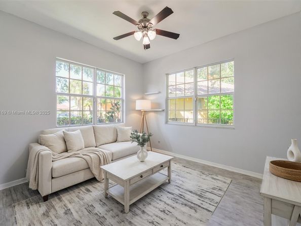 2101 Oakmont Ter, Coral Springs FL 33071