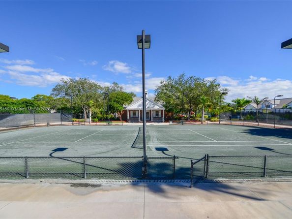 2101 Oakmont Ter, Coral Springs FL 33071