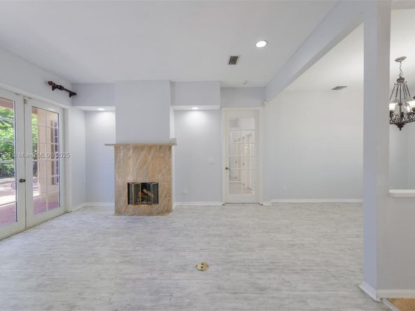 2101 Oakmont Ter, Coral Springs FL 33071