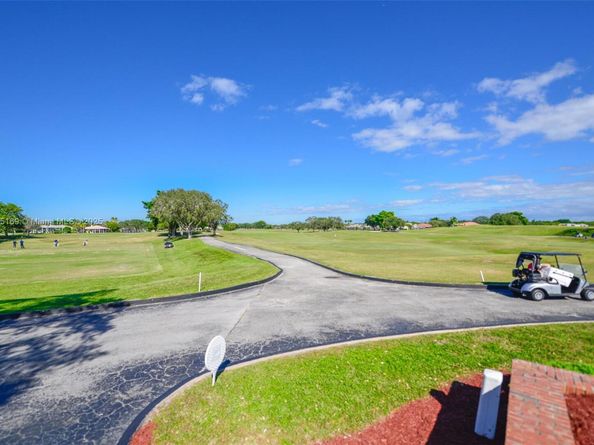 2101 Oakmont Ter, Coral Springs FL 33071