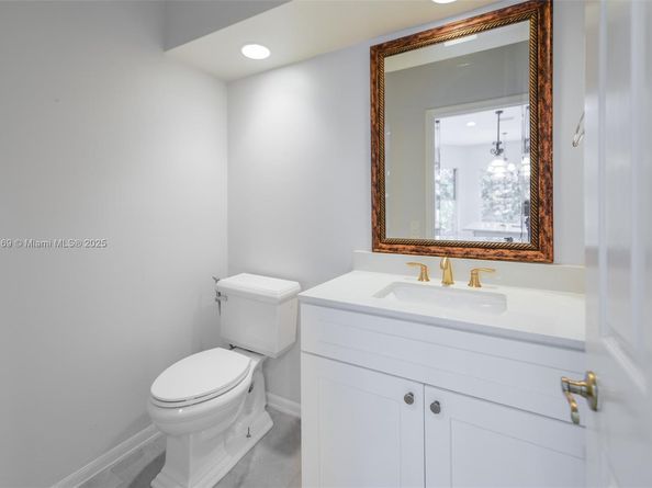 2101 Oakmont Ter, Coral Springs FL 33071