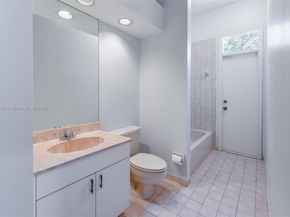 2101 Oakmont Ter, Coral Springs FL 33071