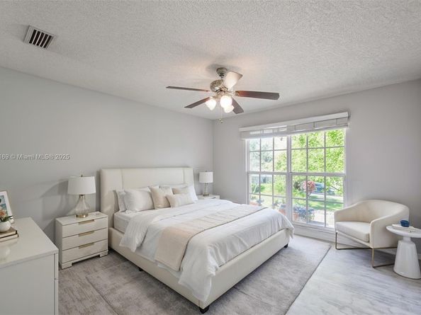 2101 Oakmont Ter, Coral Springs FL 33071