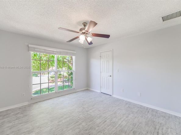 2101 Oakmont Ter, Coral Springs FL 33071