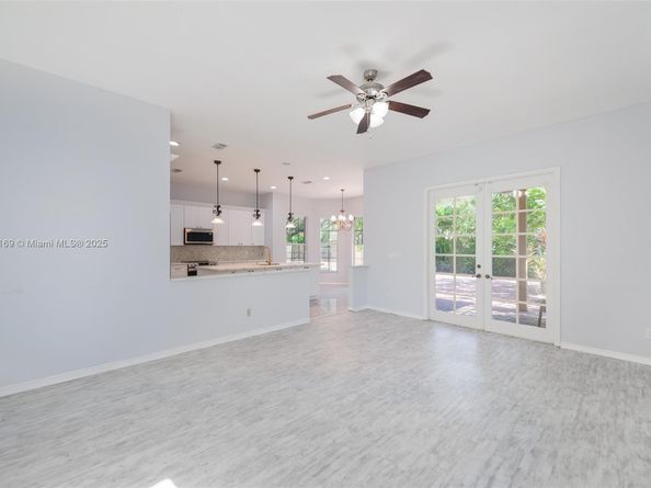 2101 Oakmont Ter, Coral Springs FL 33071