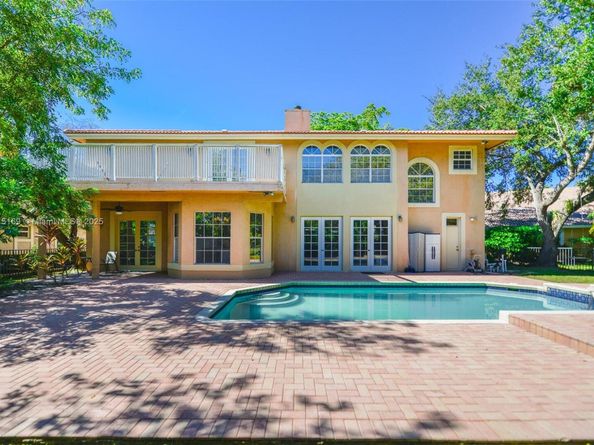 2101 Oakmont Ter, Coral Springs FL 33071